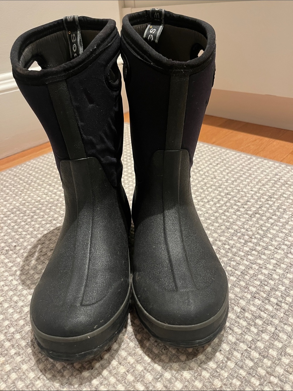 BOGS Black Waterproof Mid-Calf Boots -Y6